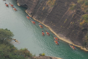 电瓶车充电一晚上有事吗？