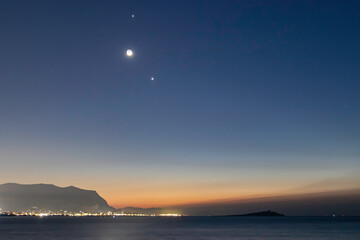 吉利icon电车还是油车